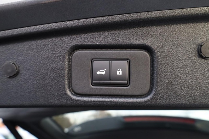 Nissan Pathfinder Vehicle Image 12