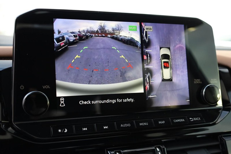 Nissan Pathfinder Vehicle Image 20