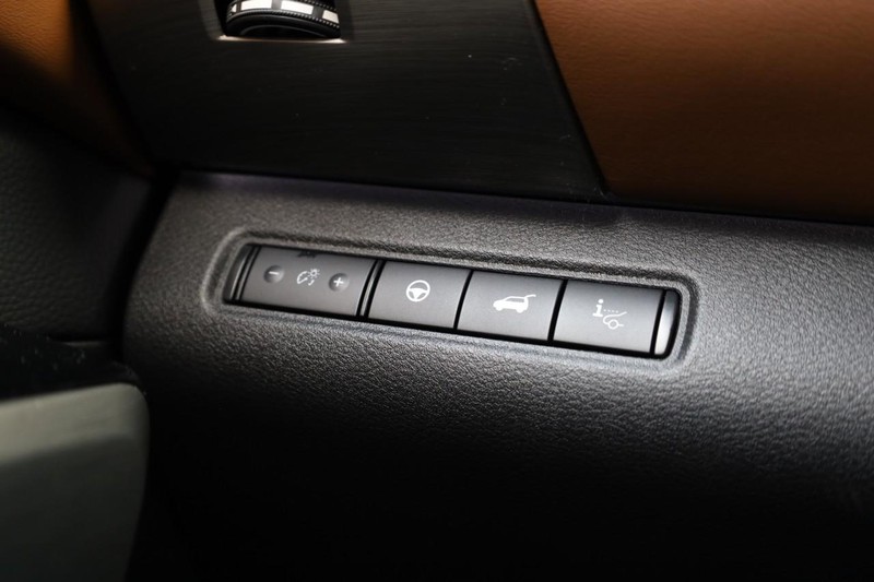 Nissan Pathfinder Vehicle Image 25