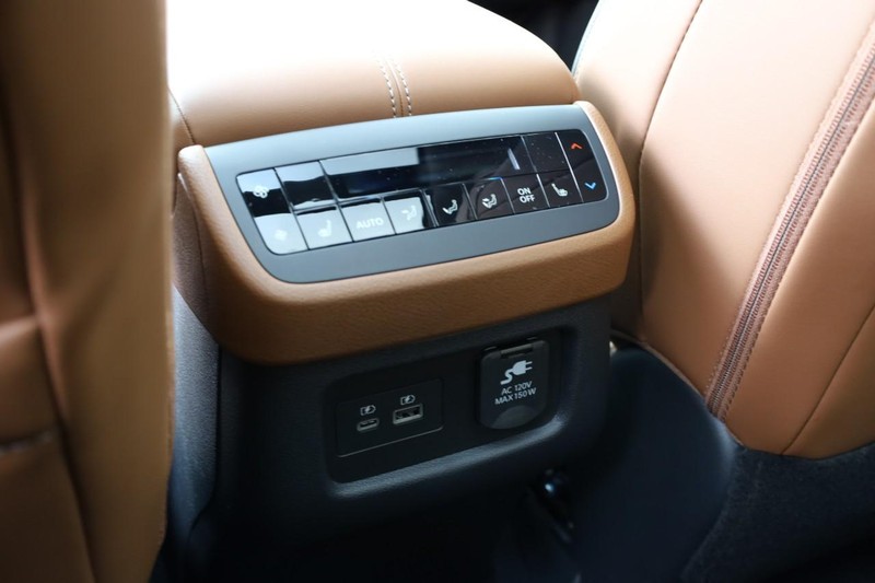 Nissan Pathfinder Vehicle Image 30