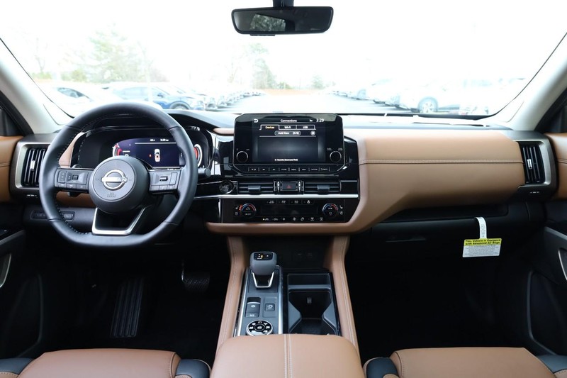 Nissan Pathfinder Vehicle Image 32