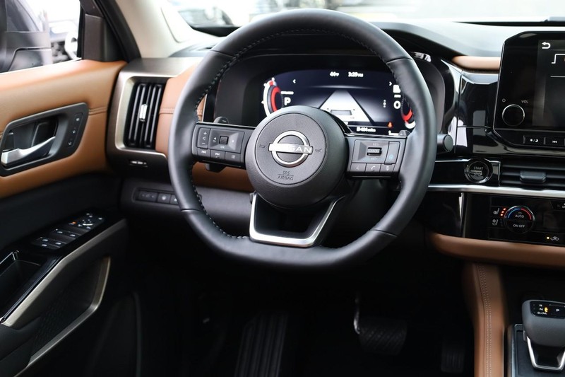 Nissan Pathfinder Vehicle Image 33