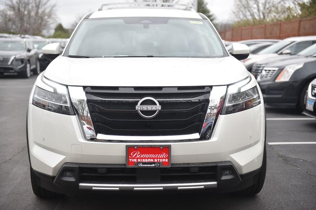 Nissan Pathfinder Vehicle Image 04
