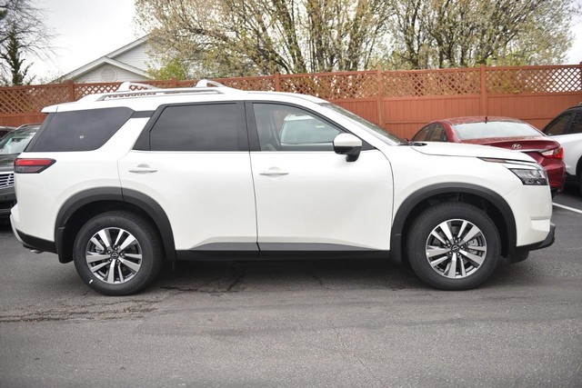 Nissan Pathfinder Vehicle Image 05