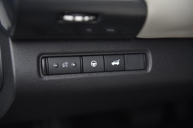 Nissan Pathfinder Vehicle Image 10
