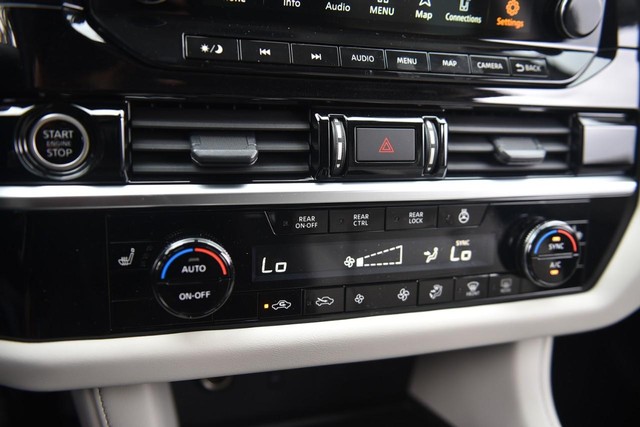 Nissan Pathfinder Vehicle Image 13