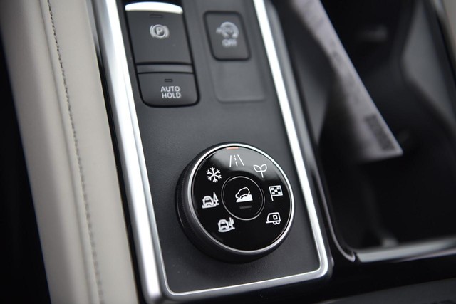 Nissan Pathfinder Vehicle Image 17