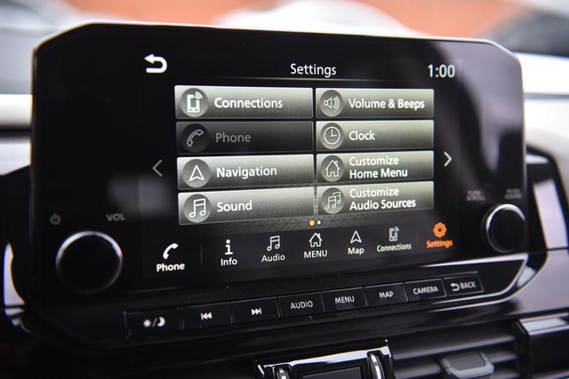 Nissan Pathfinder Vehicle Image 18
