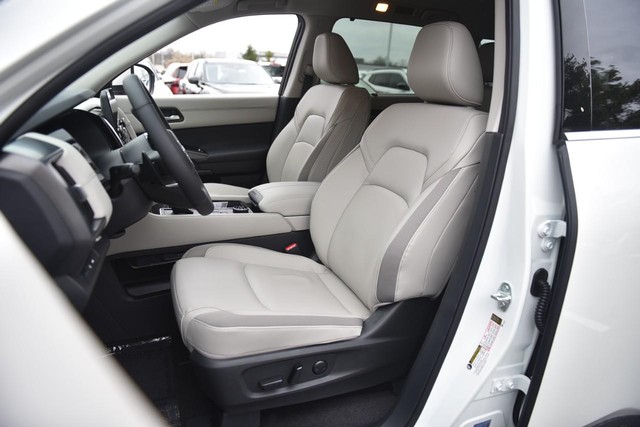 Nissan Pathfinder Vehicle Image 20