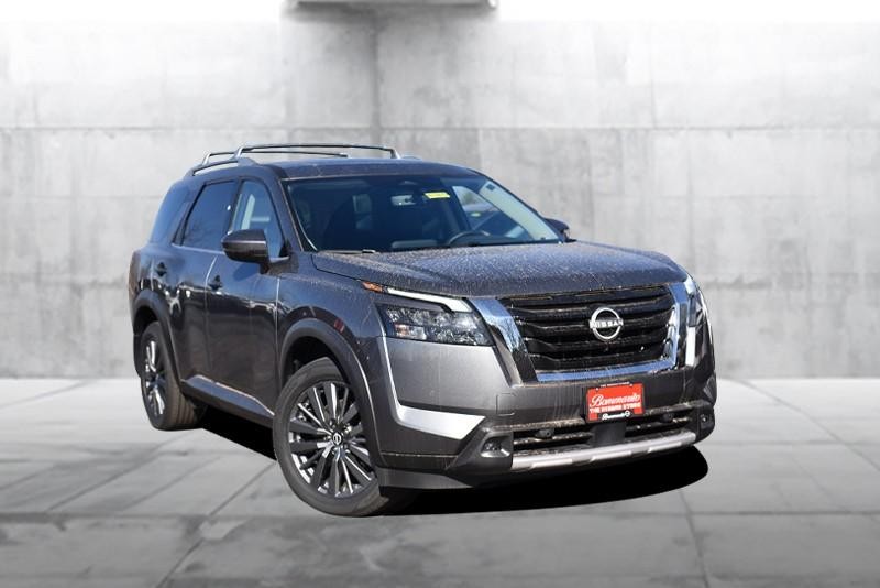 Nissan Pathfinder Vehicle Image 02