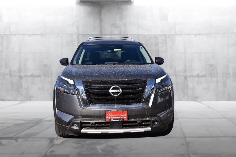 Nissan Pathfinder Vehicle Image 04