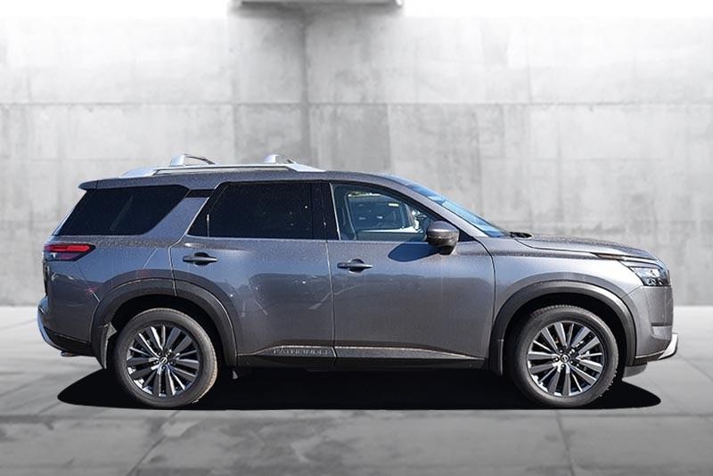 Nissan Pathfinder Vehicle Image 05