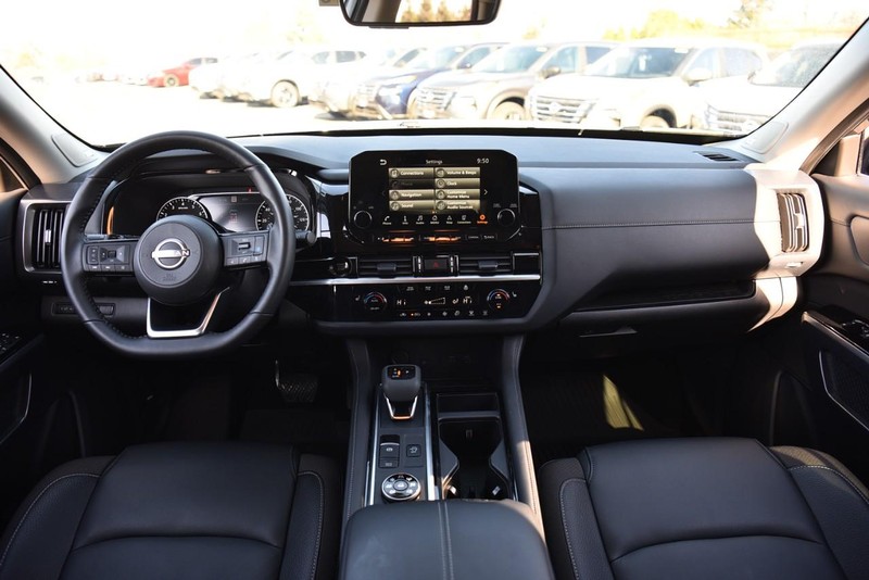 Nissan Pathfinder Vehicle Image 07