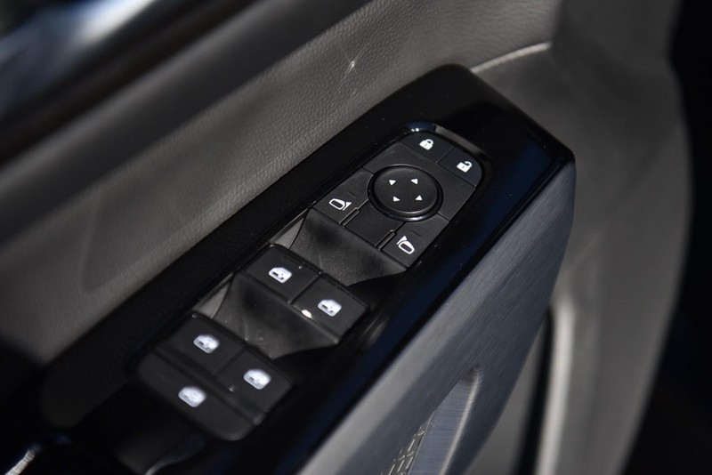 Nissan Pathfinder Vehicle Image 08