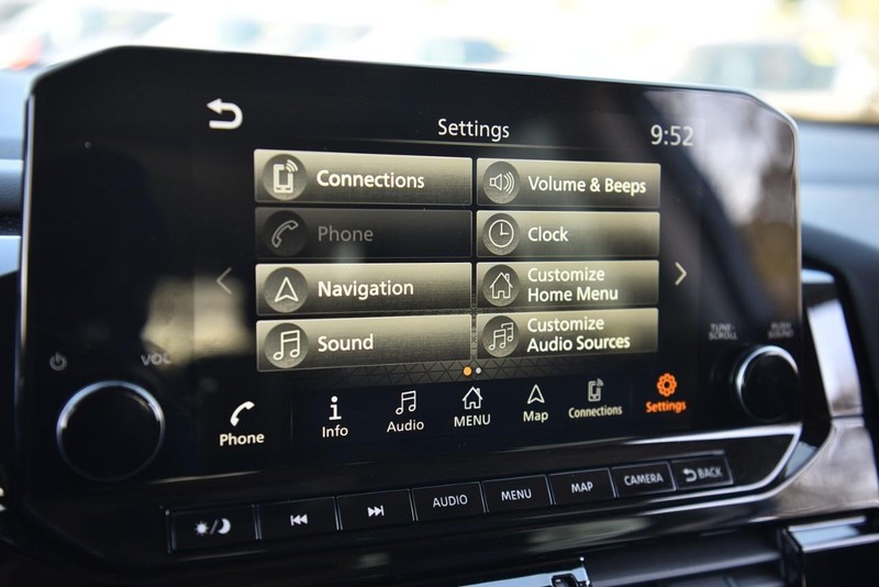 Nissan Pathfinder Vehicle Image 17