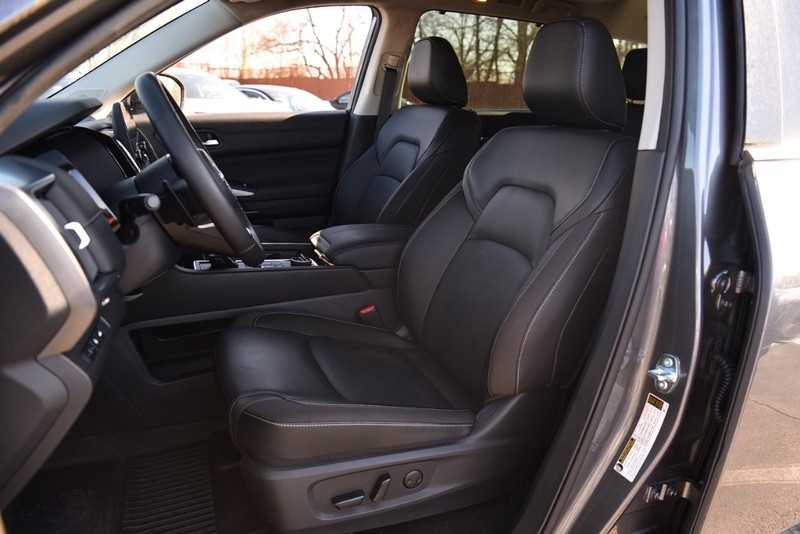 Nissan Pathfinder Vehicle Image 19