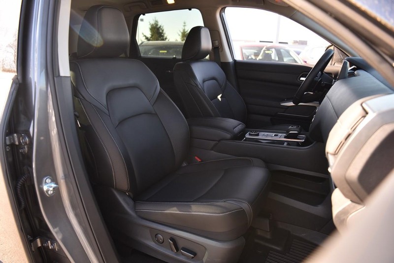 Nissan Pathfinder Vehicle Image 20