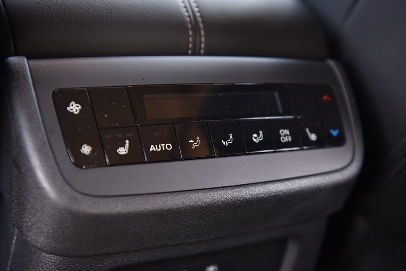 Nissan Pathfinder Vehicle Image 23