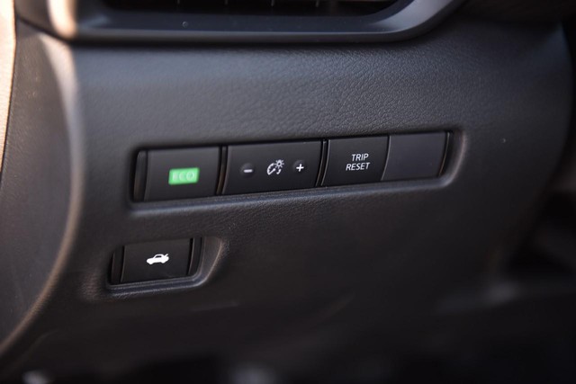 Nissan Sentra Vehicle Image 10