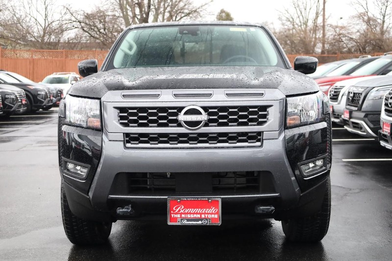 Nissan Frontier Vehicle Image 06