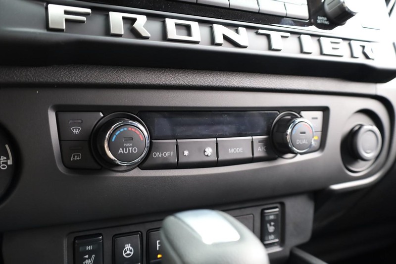 Nissan Frontier Vehicle Image 15