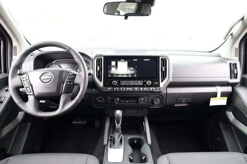 Nissan Frontier Vehicle Image 26