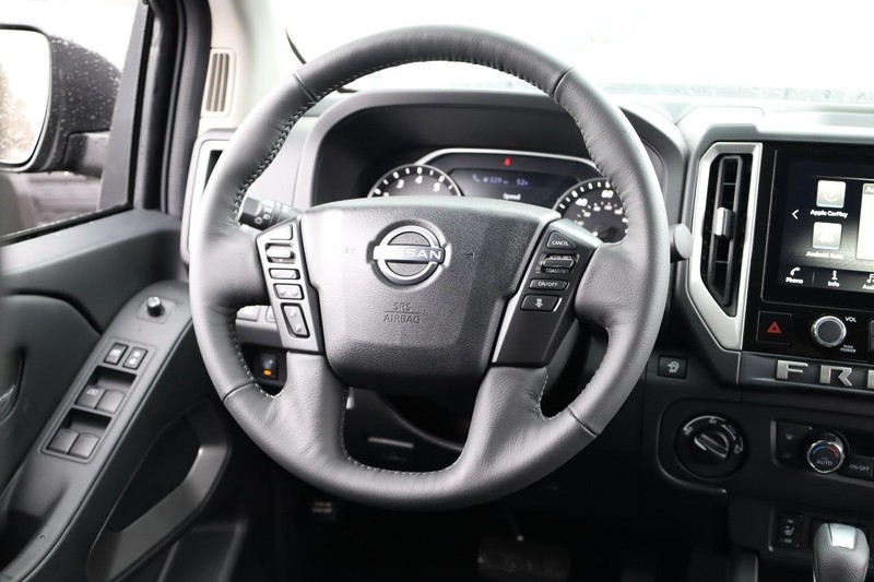 Nissan Frontier Vehicle Image 27