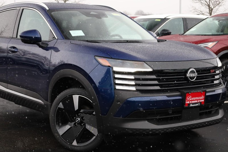 Nissan Kicks Vehicle Image 03