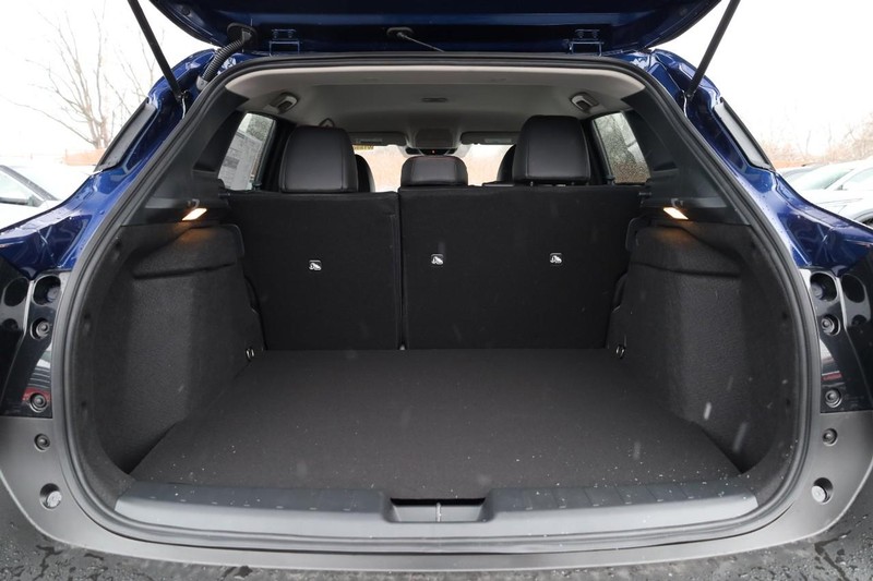 Nissan Kicks Vehicle Image 08