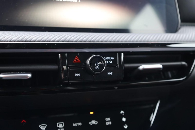 Nissan Kicks Vehicle Image 14