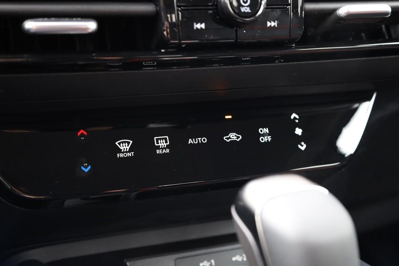 Nissan Kicks Vehicle Image 15