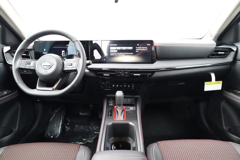 Nissan Kicks Vehicle Image 24