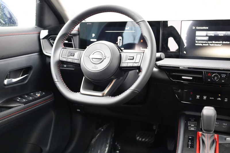 Nissan Kicks Vehicle Image 25
