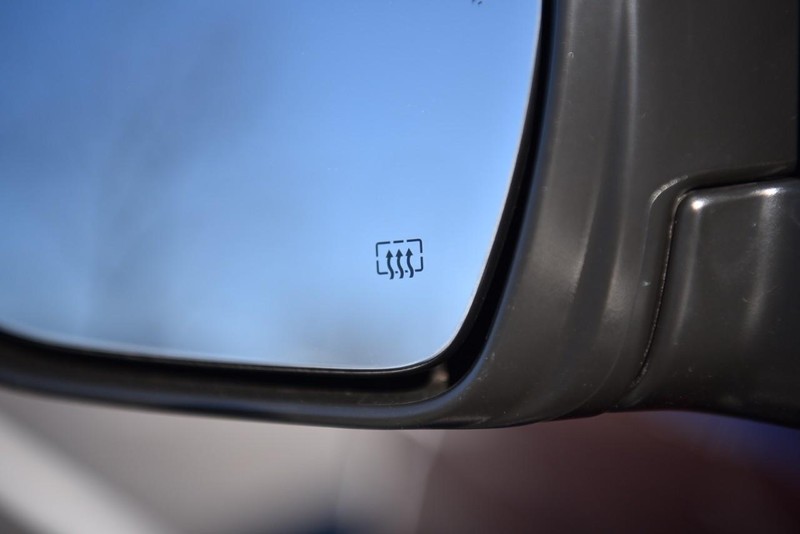 Nissan Frontier Vehicle Image 12