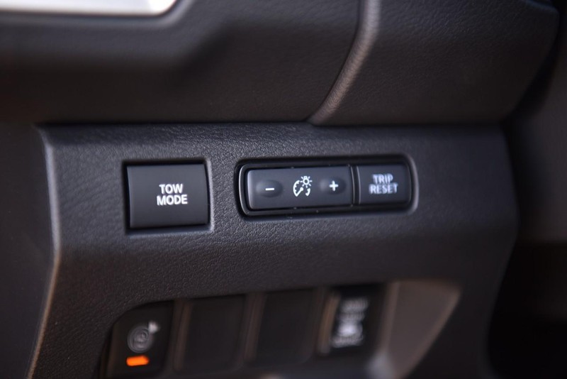 Nissan Frontier Vehicle Image 14