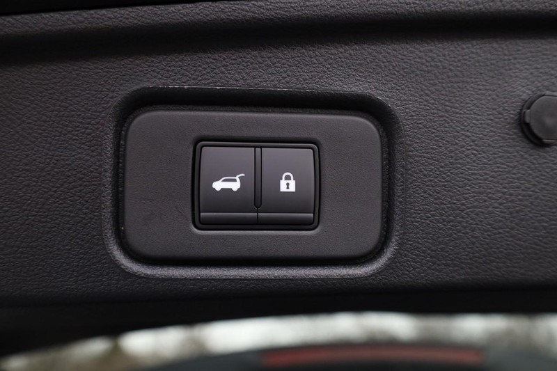 Nissan Pathfinder Vehicle Image 11
