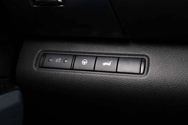 Nissan Pathfinder Vehicle Image 23