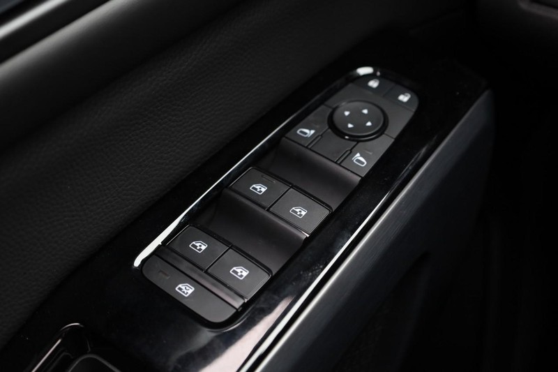Nissan Pathfinder Vehicle Image 24