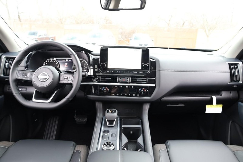 Nissan Pathfinder Vehicle Image 29