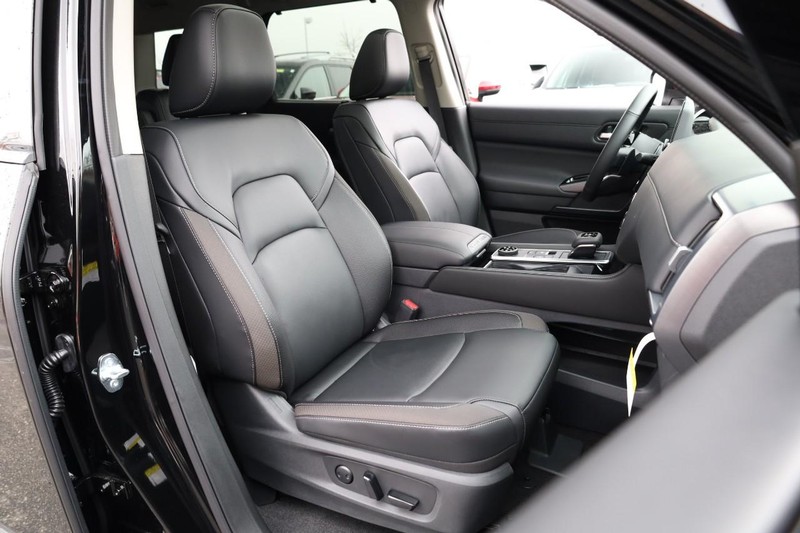 Nissan Pathfinder Vehicle Image 31