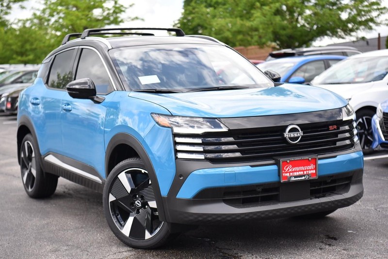 Nissan Kicks Vehicle Image 02