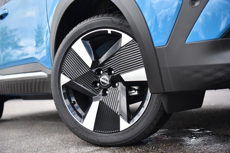 Nissan Kicks Vehicle Image 03