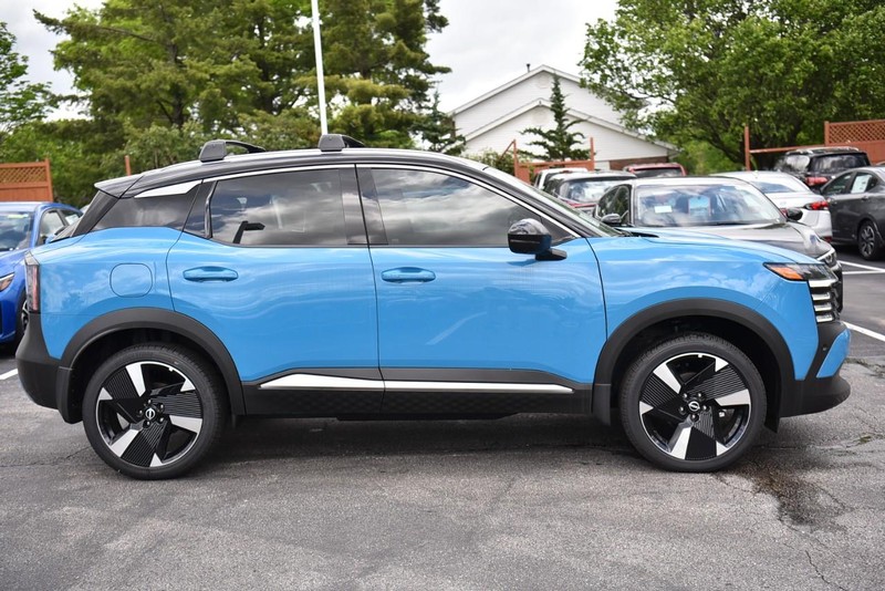 Nissan Kicks Vehicle Image 05