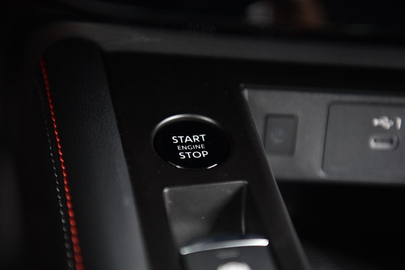 Nissan Kicks Vehicle Image 20