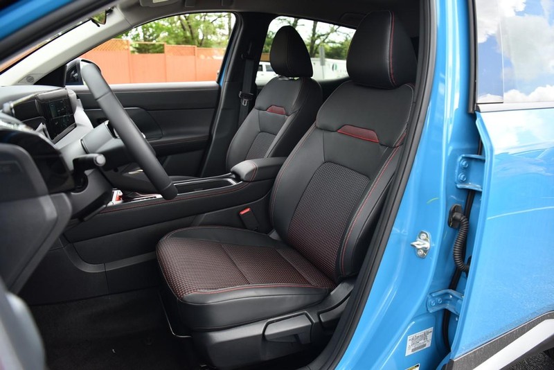 Nissan Kicks Vehicle Image 23
