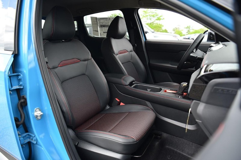 Nissan Kicks Vehicle Image 24