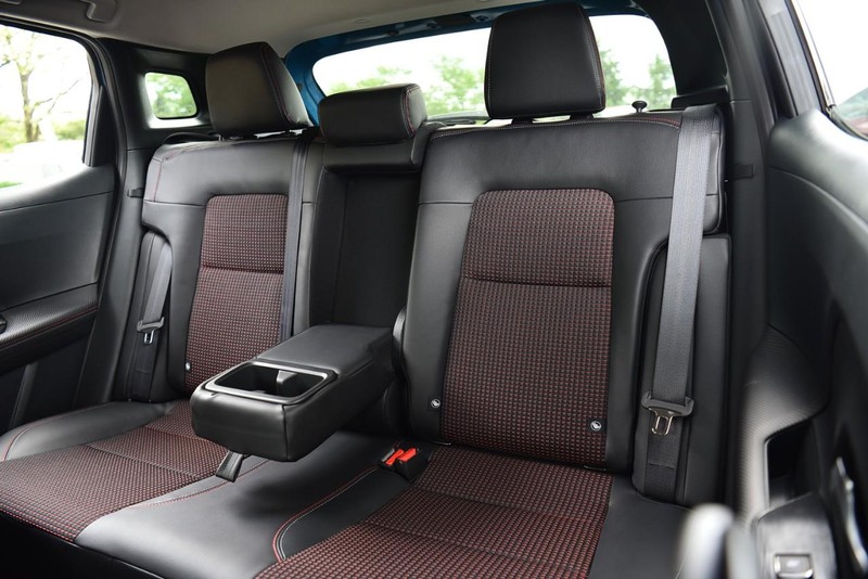 Nissan Kicks Vehicle Image 25