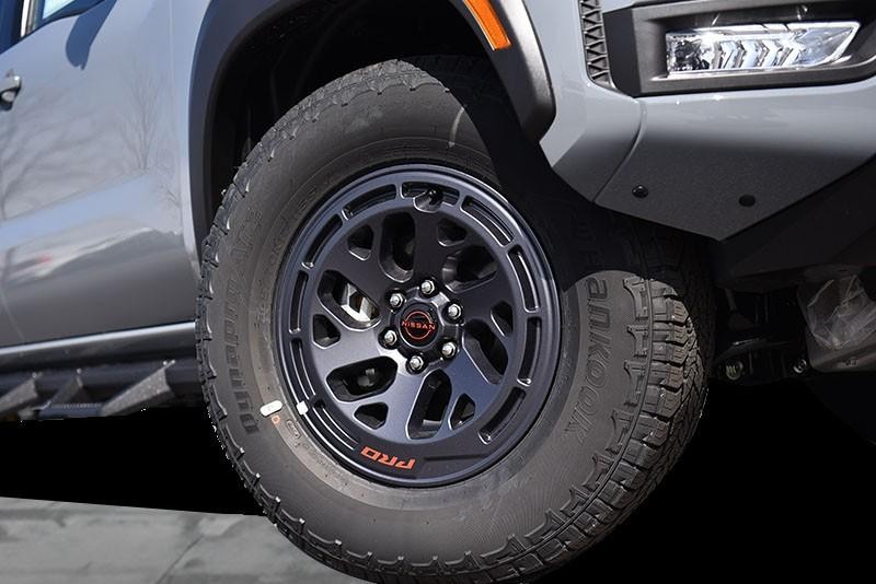 Nissan Frontier Vehicle Image 03