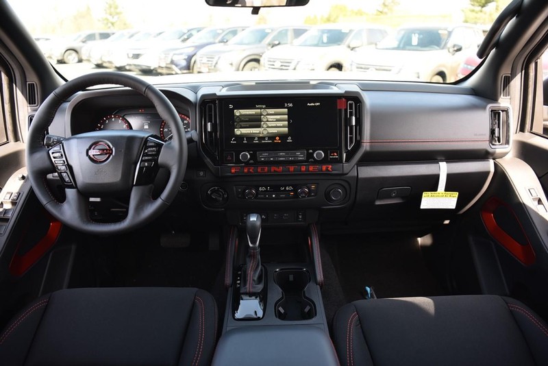 Nissan Frontier Vehicle Image 08