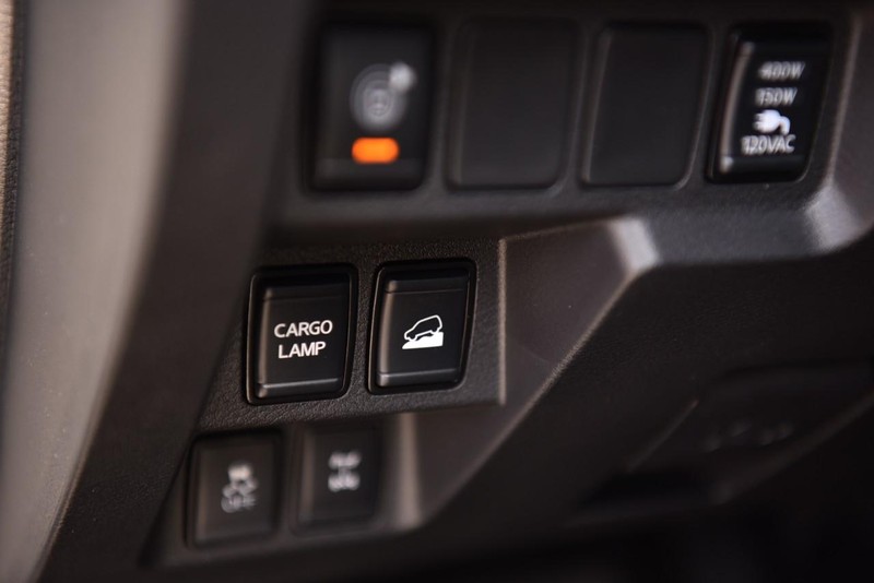 Nissan Frontier Vehicle Image 13